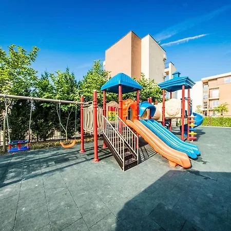 Near The Center Apartman Napospart