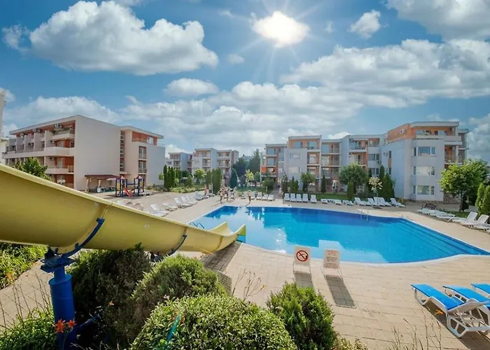 Near The Center アパート